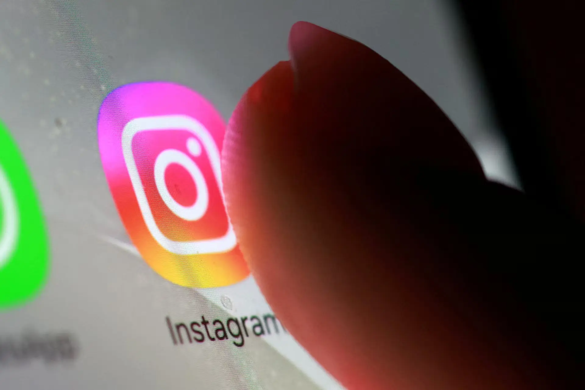 19% of Young Teens Report Seeing Unwanted Nude Images on Instagram, Meta Survey Reveals