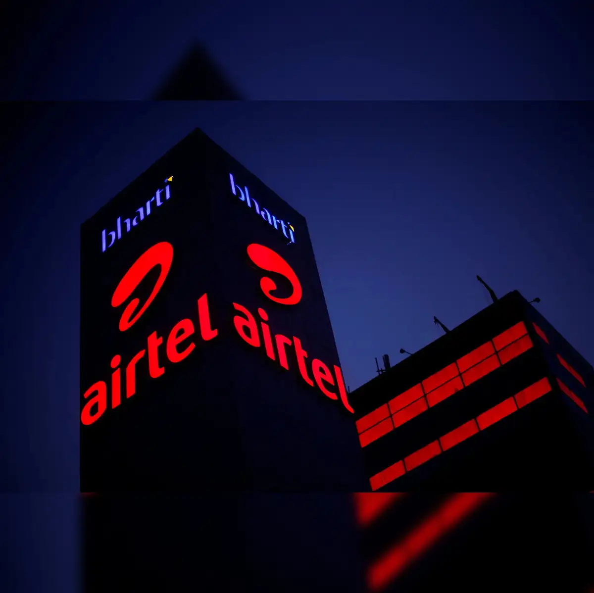 Airtel to Strengthen 5G Dominance with Acquisition of Adani Data Networks' 400 MHz Spectrum