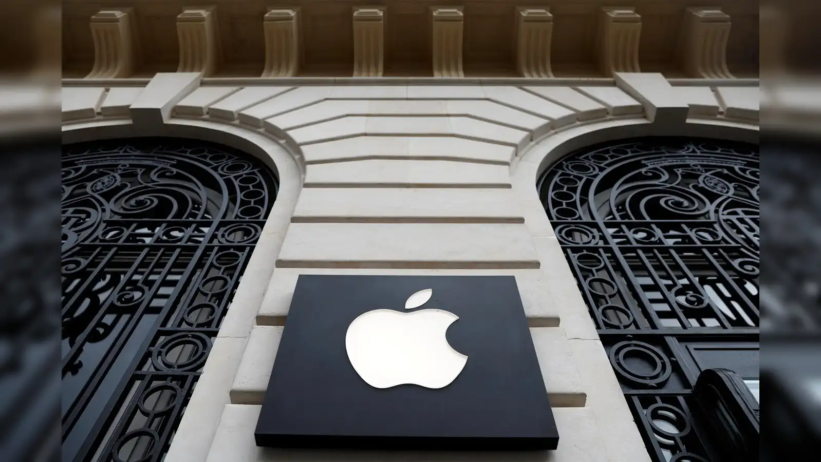 Apple Bets Big on Rare Earths with $500 Million MP Materials Deal