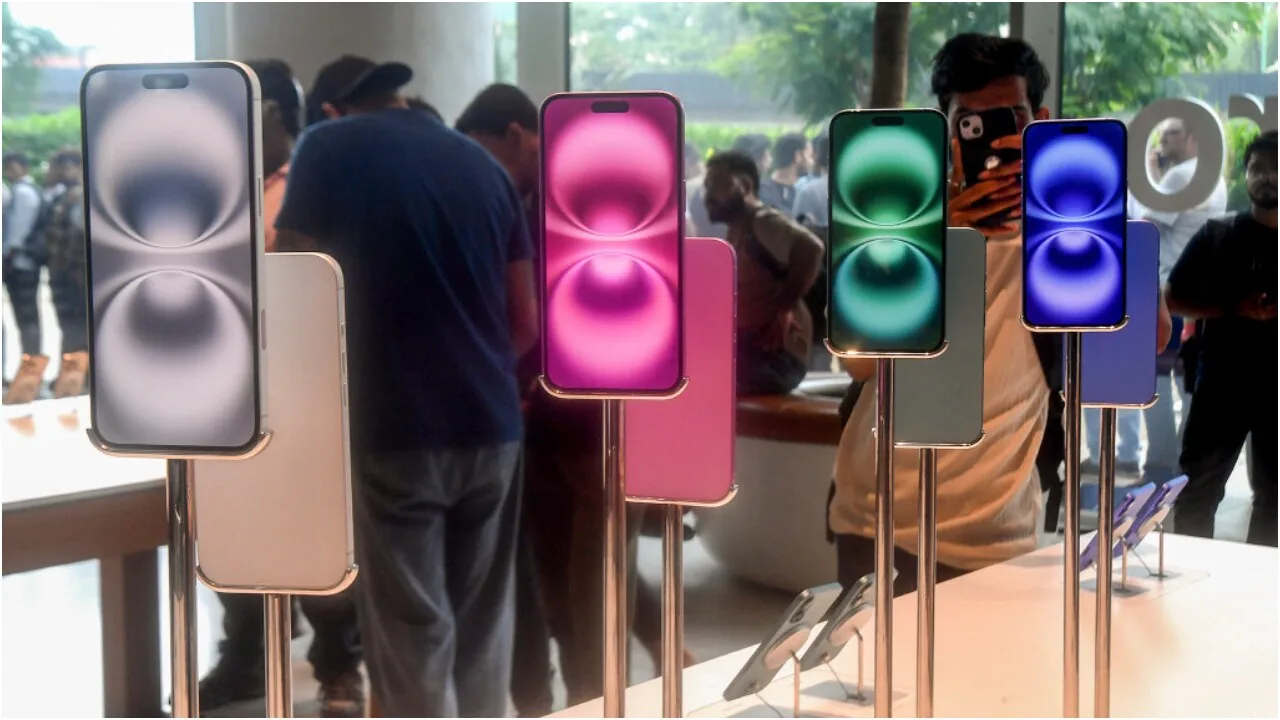 Apple Climbs Into India’s Top 5 Smartphone Brands for the First Time