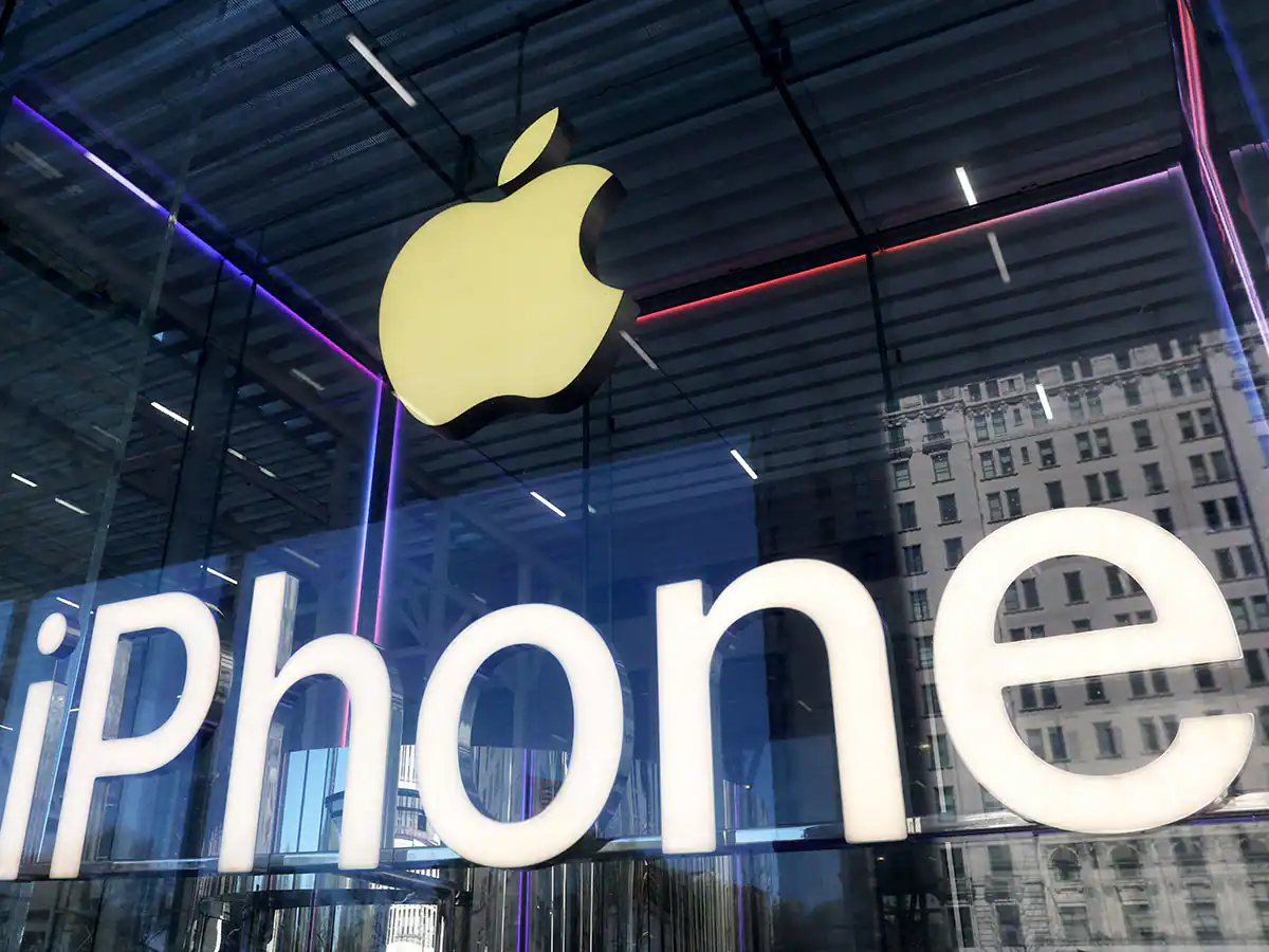 Apple Faces $900 Million Tariff Blow as iPhone Production Shifts to India