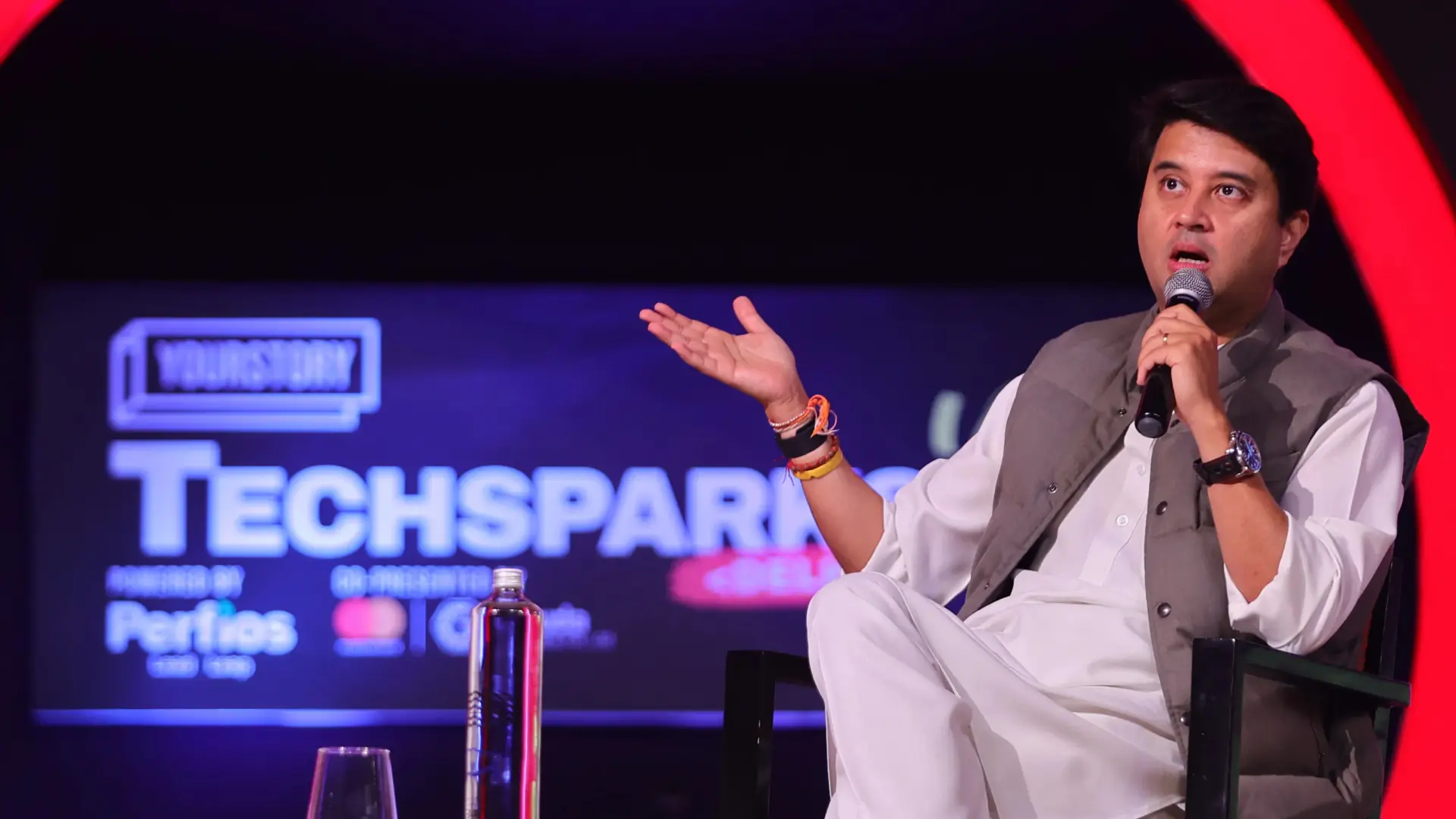 Apple to Manufacture All iPhones in India by 2028, Says Telecom Minister Scindia