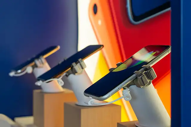 Centre Mulls Source Code Disclosure by Smartphone Brands in Major Security Push