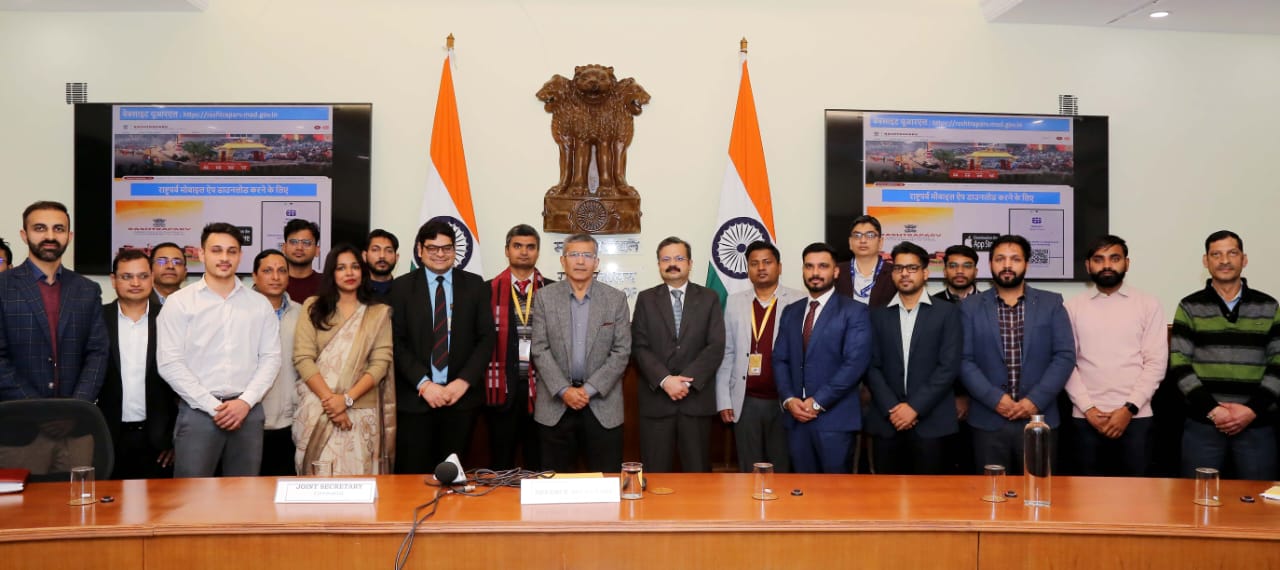 Defense Secretary Launches Rashtraparv Website and Mobile App