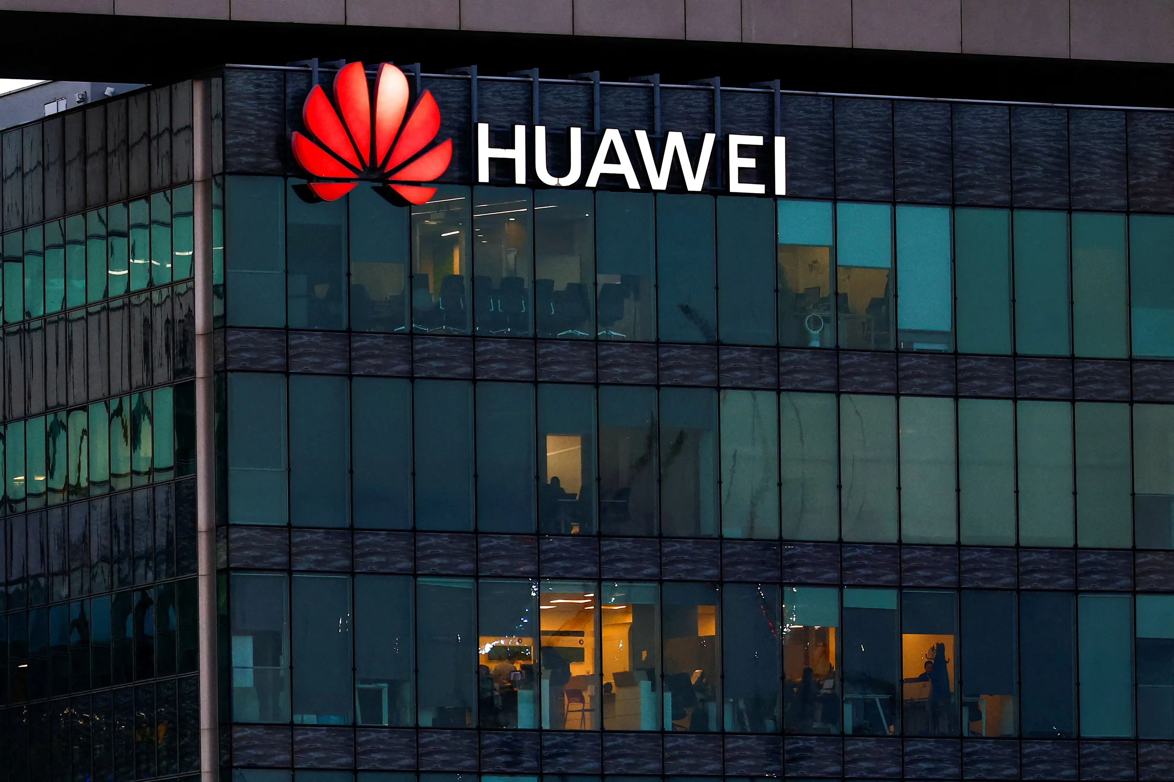 Huawei CEO Admits Chip Lag, But Says Workarounds Keep Firm in the Game