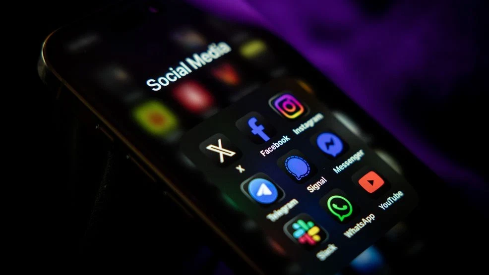 India in Talks With Social Media Giants Over New Age Restrictions for Young Users