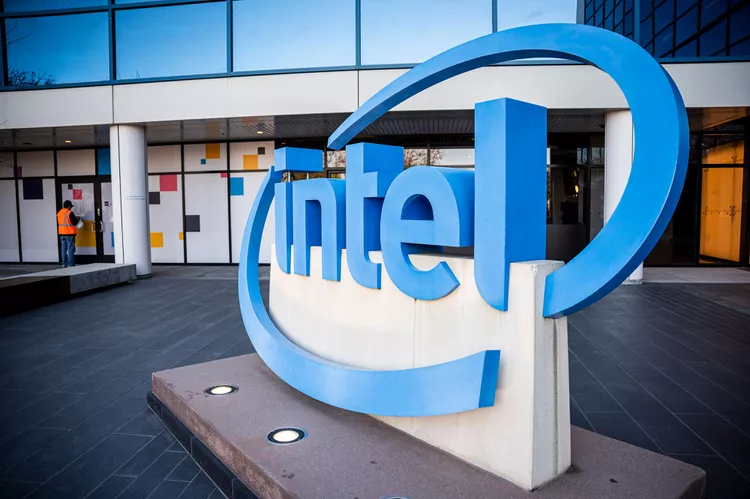 Intel's Big Move: Networking Division to Spin Off Amid CEO Tan’s Overhaul