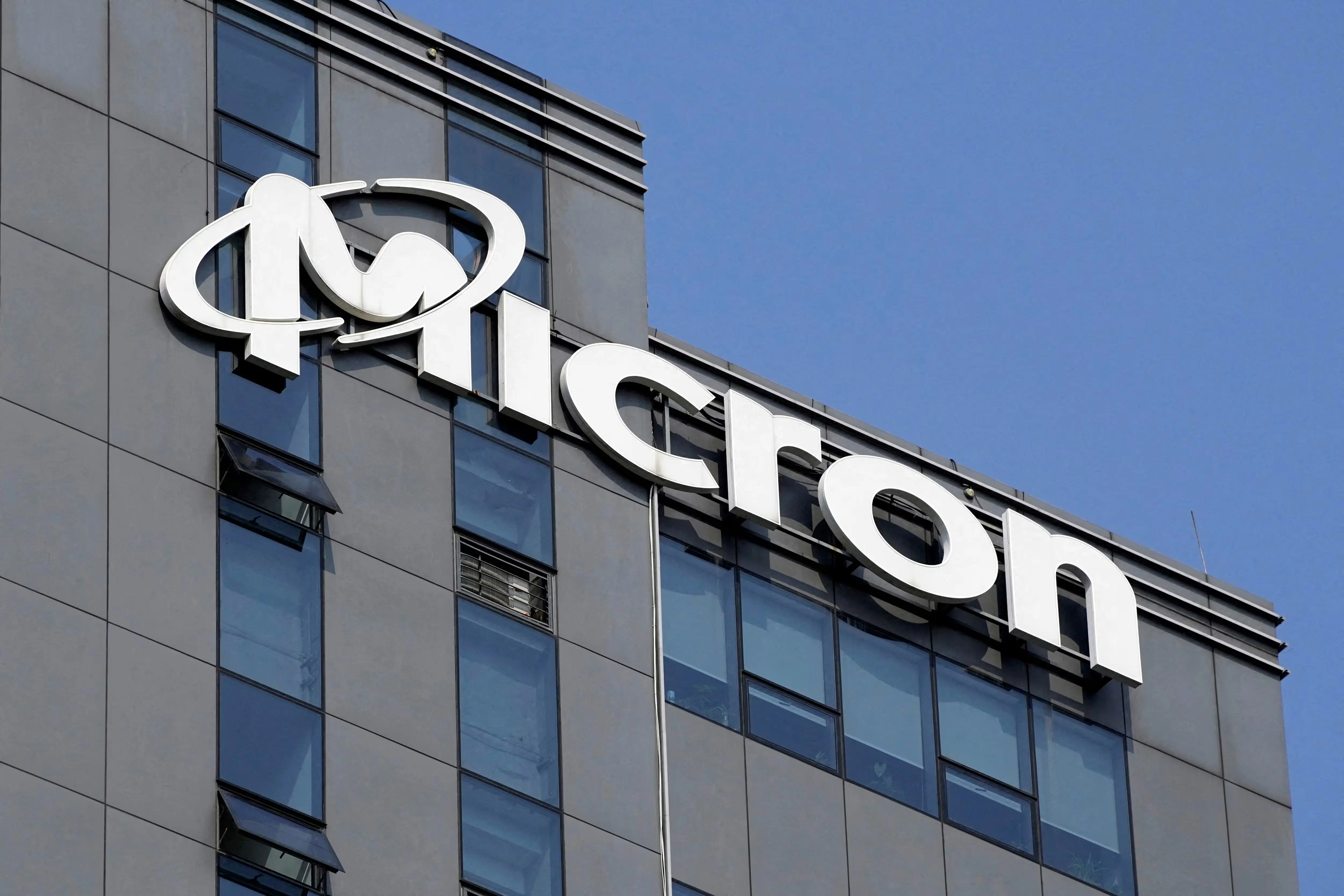 Micron’s $1.8 Billion Bet Ignites Rally in Powerchip Stock