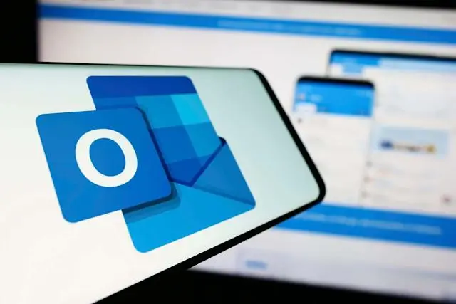 Outlook Goes Dark: Users Worldwide Report Major Email Access Issues