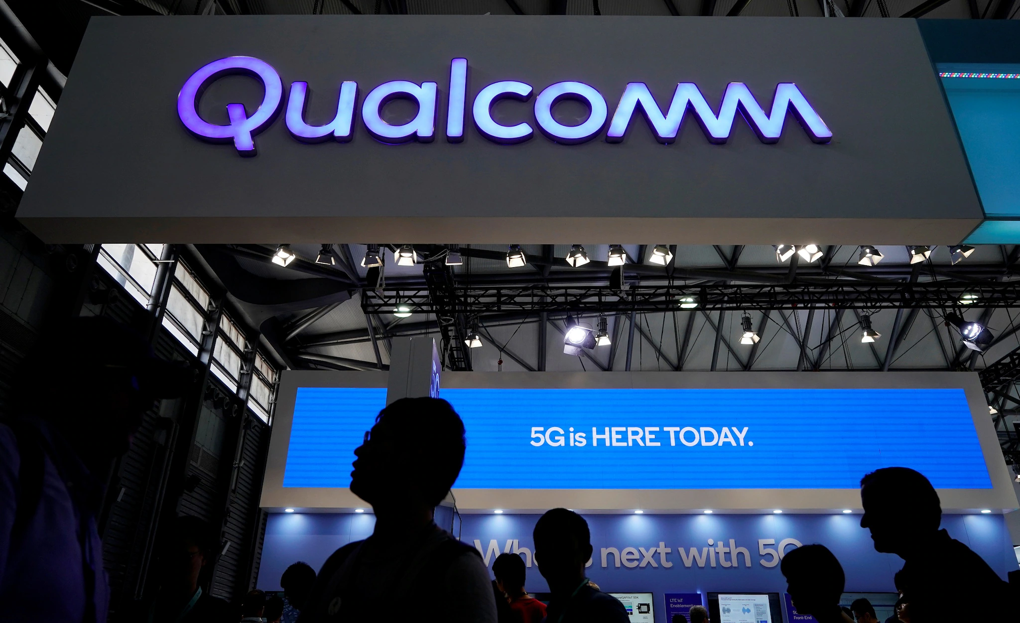 Qualcomm Accelerates Shift to Next-Gen Arm Chips to Challenge Apple, MediaTek