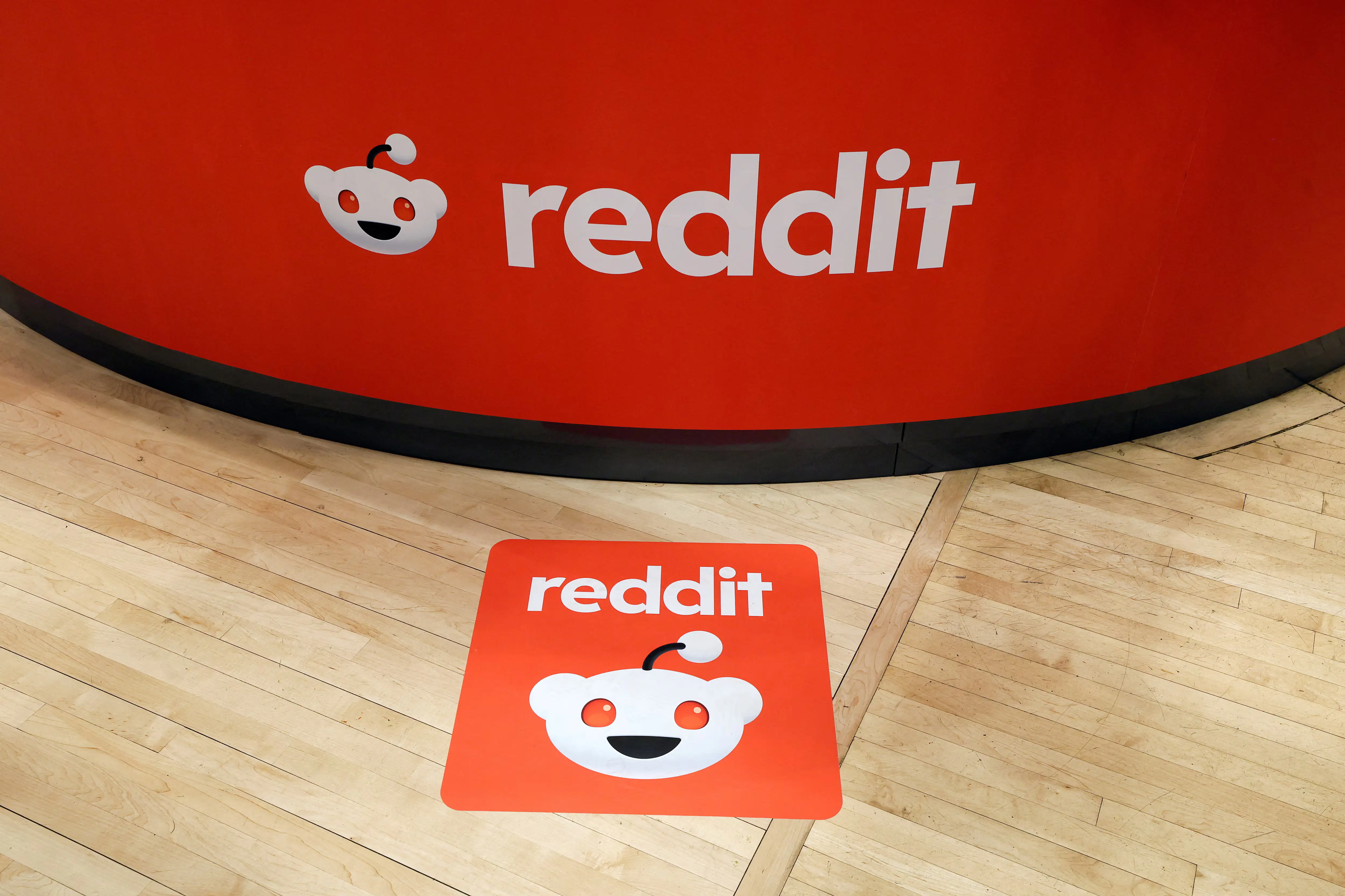 Reddit’s Revenue Surge: Strong Ad Growth Signals a Bright Future Ahead