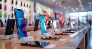 Retail Crisis: Smartphone Sellers Pay Staff From Personal Savings Amid Sales Slump