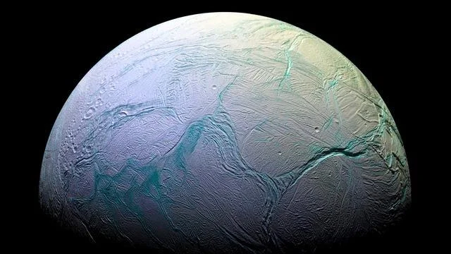 Saturn’s Moon Enceladus Spouts Complex Organic Molecules: Scientists Edge Closer to Finding Life Signs