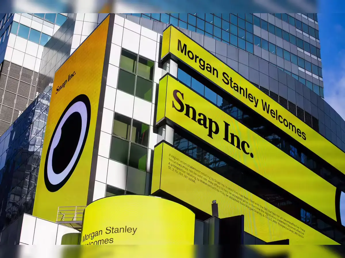 Snap Rides Holiday Ad Wave to Strong Fourth-Quarter Revenue Beat