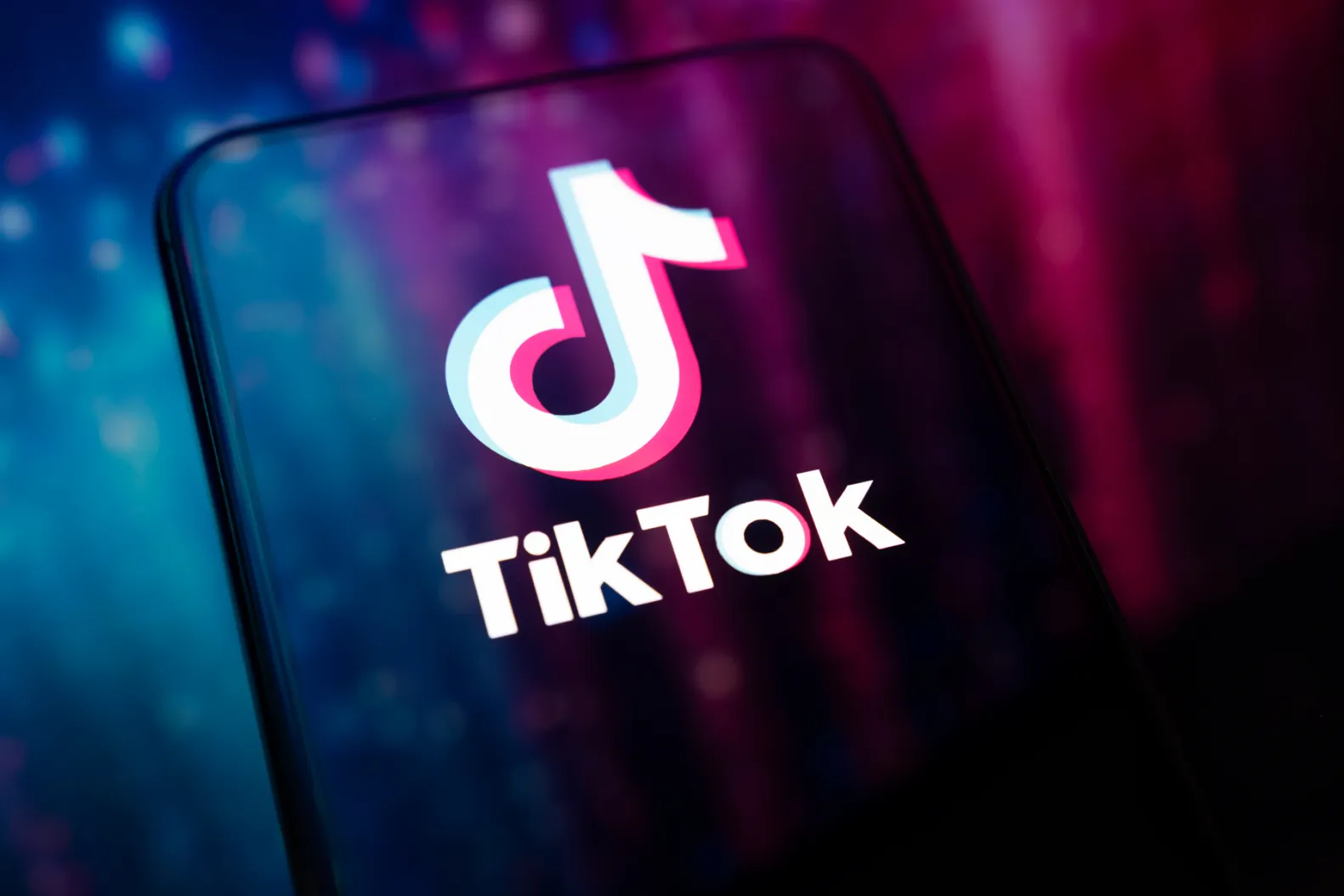 TikTok Settles Early as Social Media Giants Brace for Historic Youth Addiction Trial