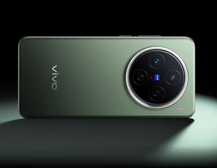 Vivo’s ₹59,999 Smartphone Feels More X300 Than X200—And That’s the Point